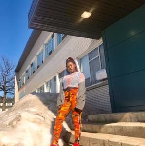 Meet your Posher, Jenny